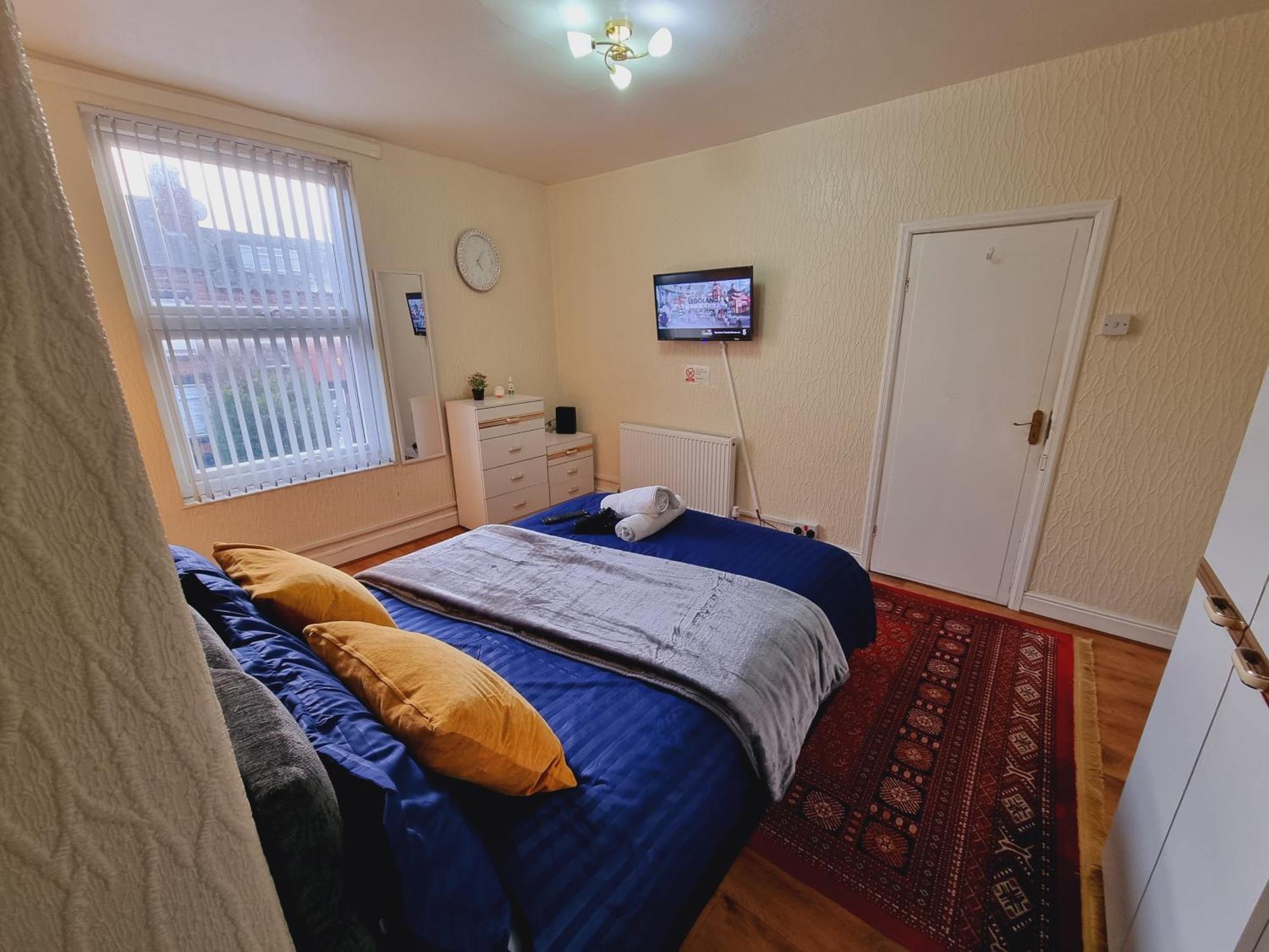 Spacious Two Bedroom House, Parking And Wifi Leeds  Exterior foto