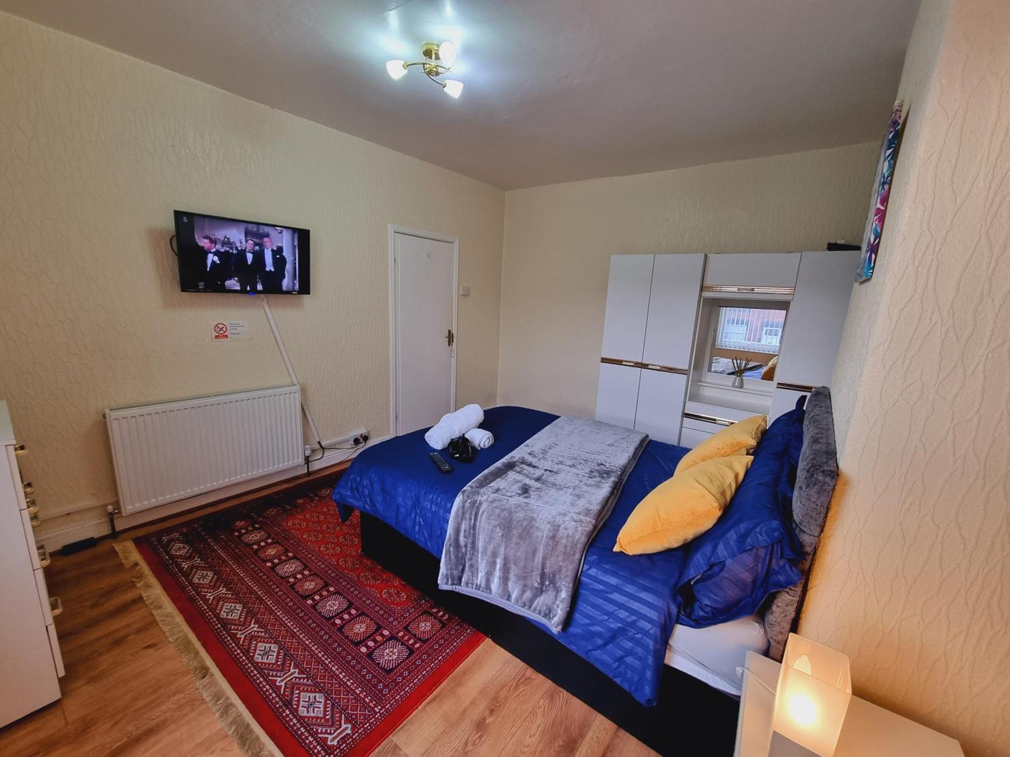 Spacious Two Bedroom House, Parking And Wifi Leeds  Exterior foto